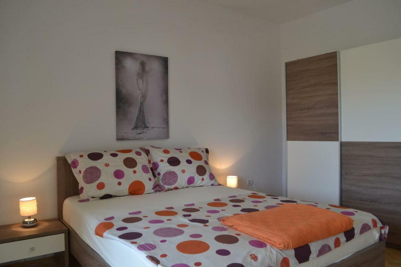 Apartment Rafael Pag Town Bagian luar foto