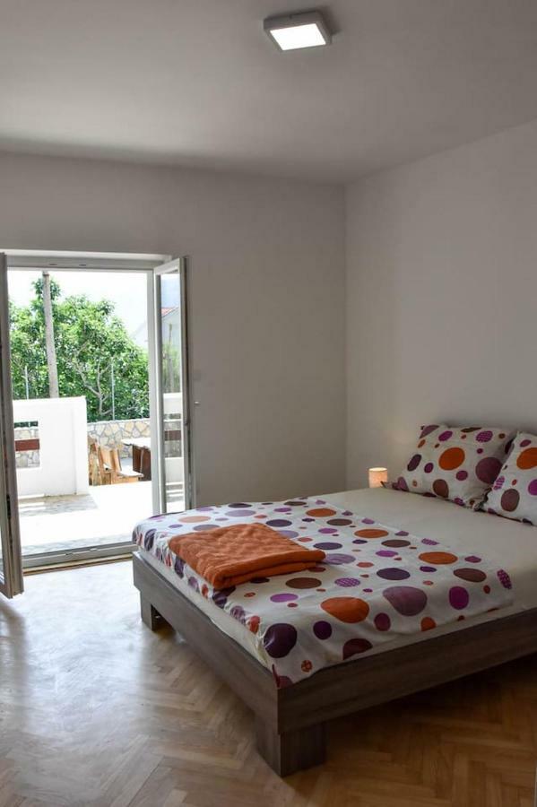 Apartment Rafael Pag Town Bagian luar foto